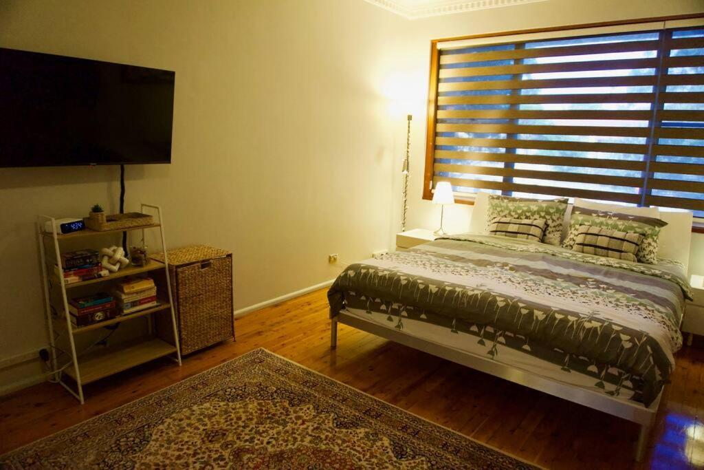 The Dream: Coogee 3 Bedroom-ac-cortyard-200m Sydney